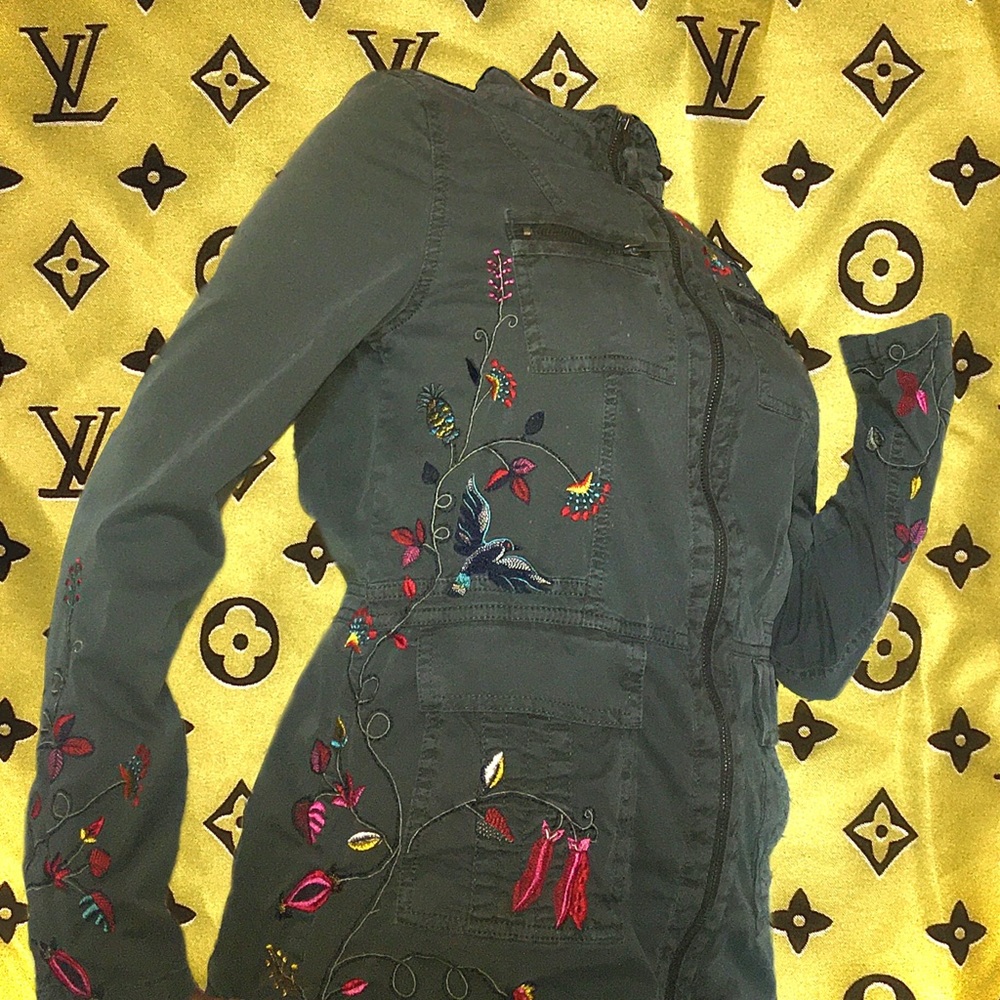 army green embroidered jacket